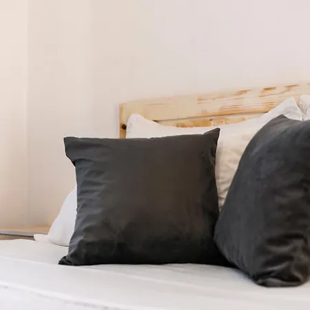 Blue Horizon * Himara